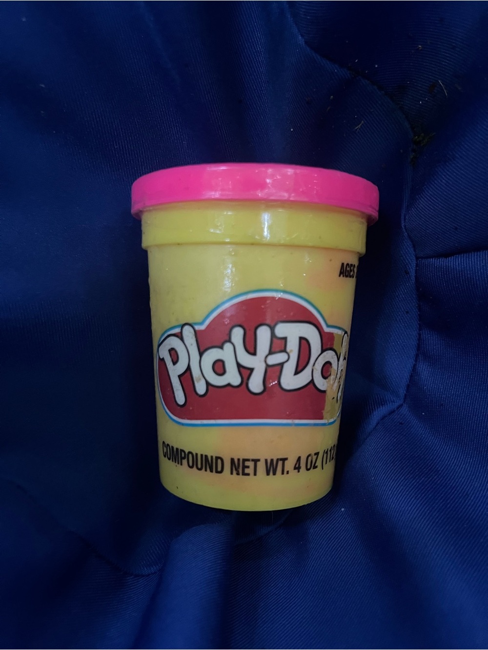 Play-Doh Bright Yellow Compound with Pink Lid - Kids Creative Dough